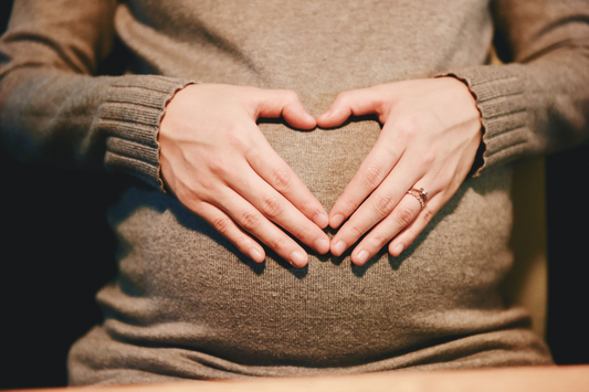 Pregnancy and Essential Oils: What’s Safe, What’s Not, and How to Use Them Wisely